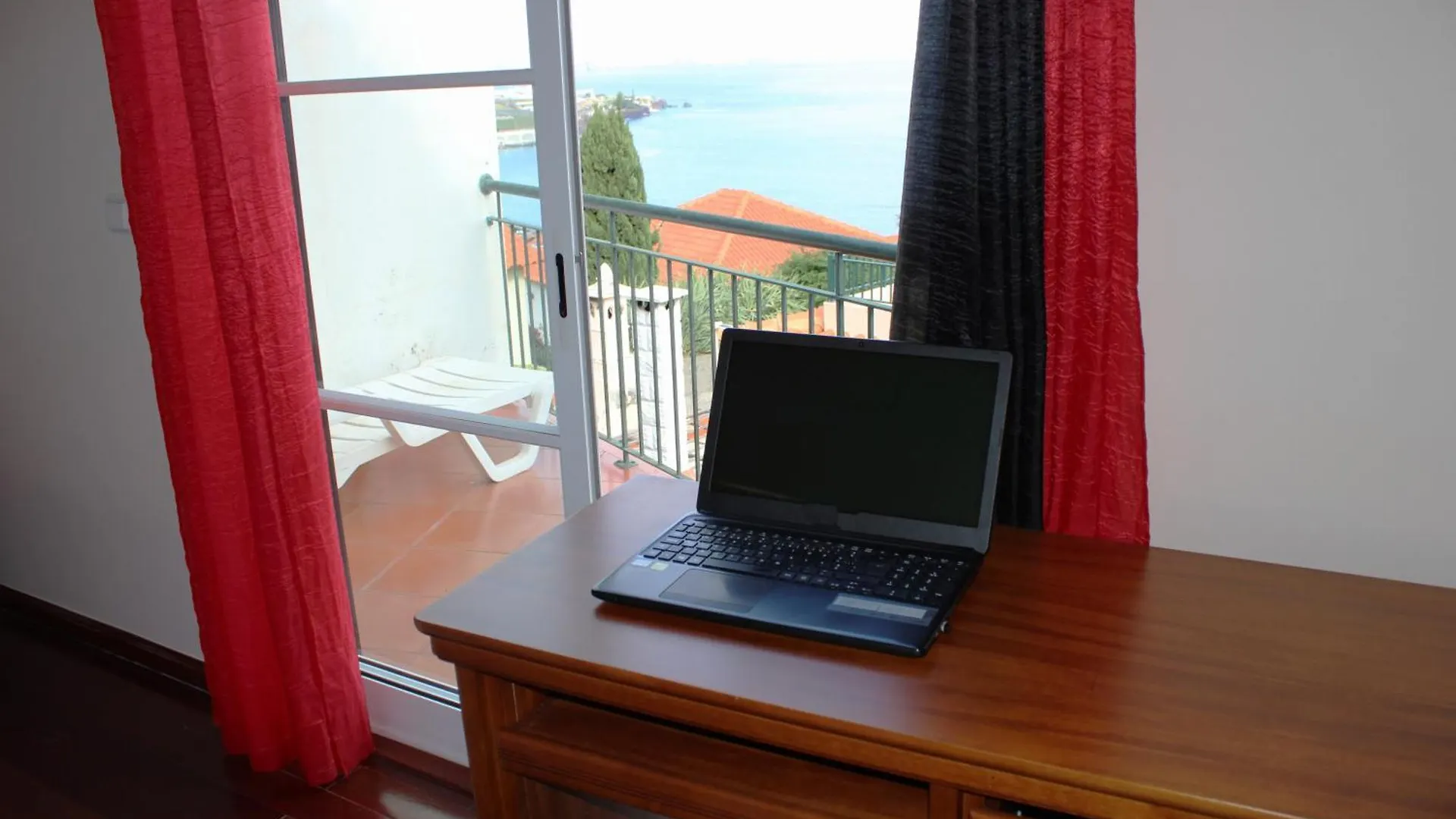 Moradia Bela House Villa Santa Cruz  Feriehus